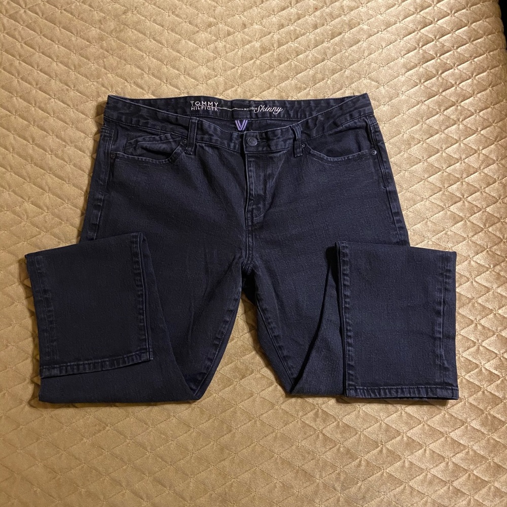 Black Tommy Hilfiger Jeans